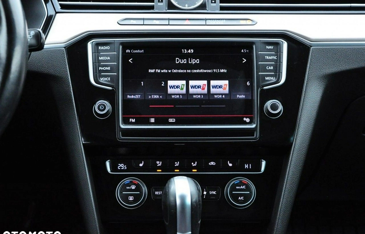 Volkswagen Passat cena 59900 przebieg: 269000, rok produkcji 2014 z Wojcieszów małe 781